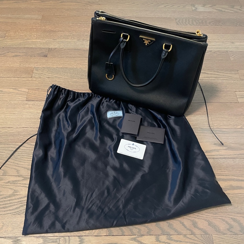 New Authentic Prada saffiano leather bag